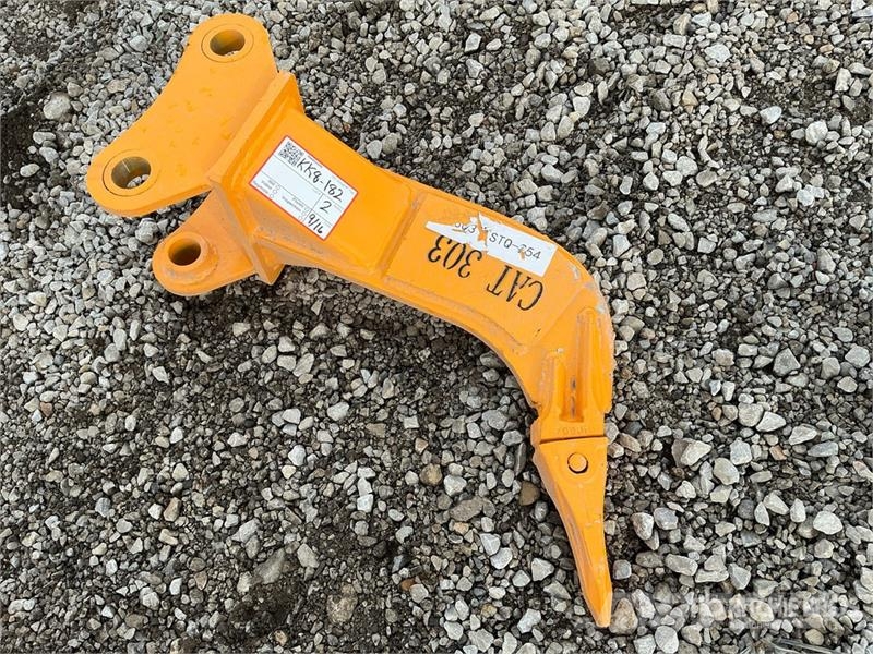 GIYI Excavator Ripper - Fits Cat 303 (Unused) 스크레퍼