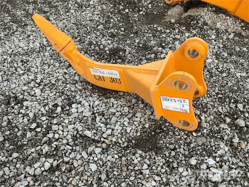 GIYI Excavator Ripper - Fits Cat 303 (Unused) 스크레퍼