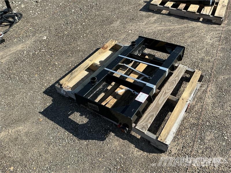 GIYI GY-BF47 47 in Skid Steer Bale Spear (Unused) Other components