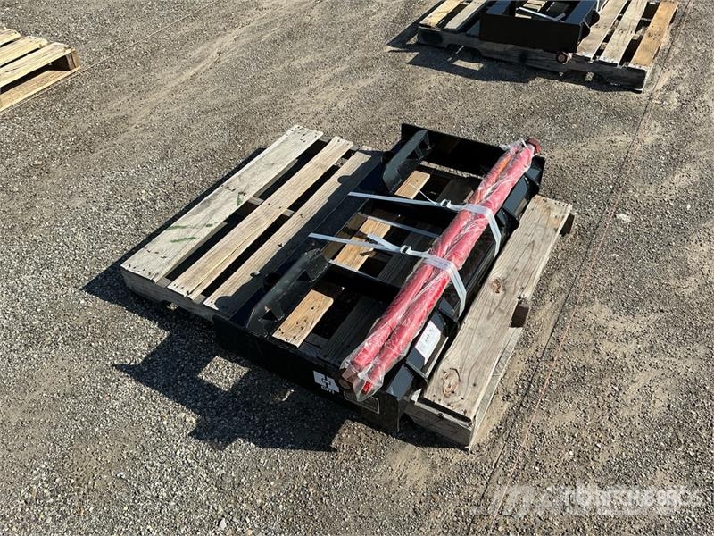 GIYI GY-BF47 47 in Skid Steer Bale Spear (Unused) Other components