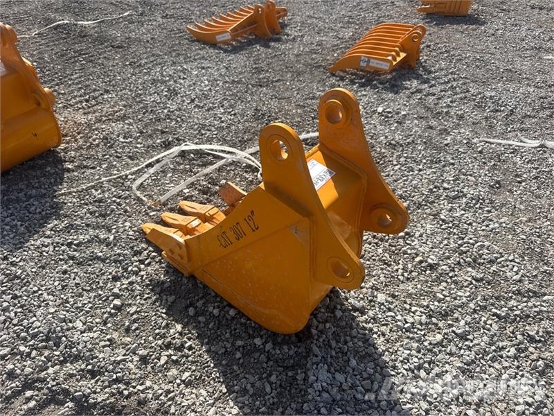  GIYI GY-BK 12 in Digging Excavator Bucket - Fits C Buckets