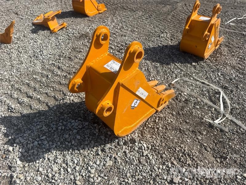  GIYI GY-BK 12 in Digging Excavator Bucket - Fits C Buckets