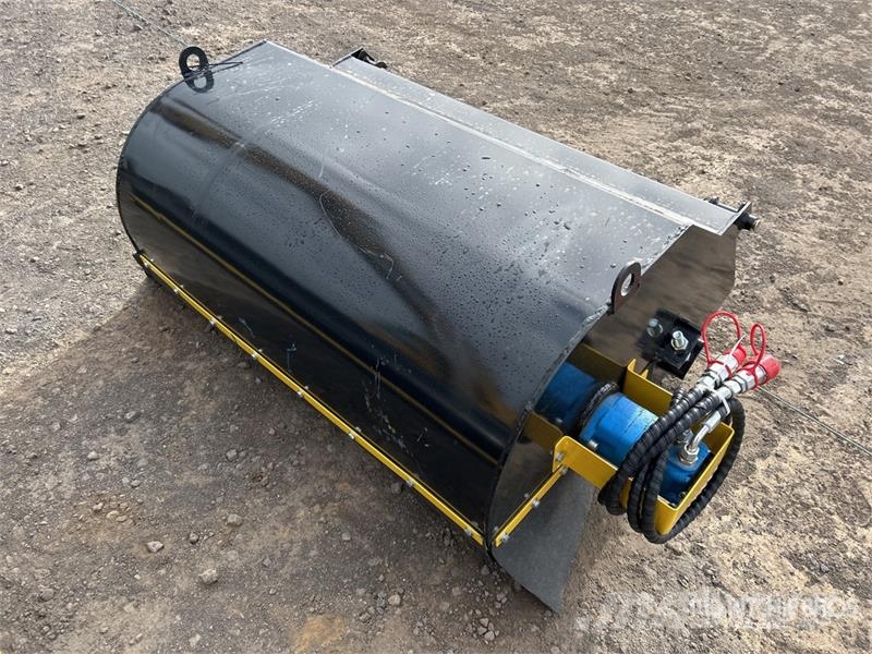 GIYI GY-BS43 43 in Mini Skid Steer Sweeper (Unused Süpürgeler