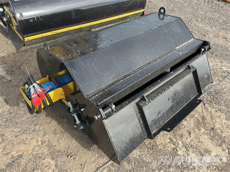 GIYI GY-BS43 43 in Mini Skid Steer Sweeper (Unused Süpürgeler