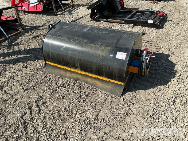 GIYI GY-BS43 43 in Mini Skid Steer Sweeper (Unused Harjad