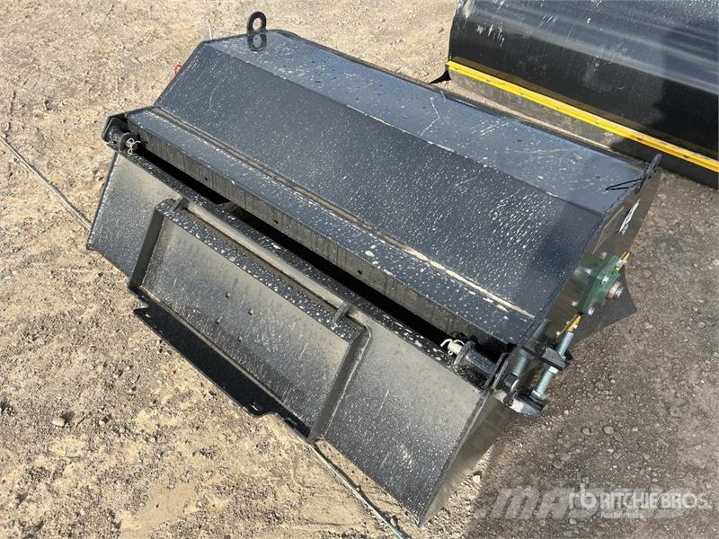 GIYI GY-BS43 43 in Mini Skid Steer Sweeper (Unused Süpürgeler