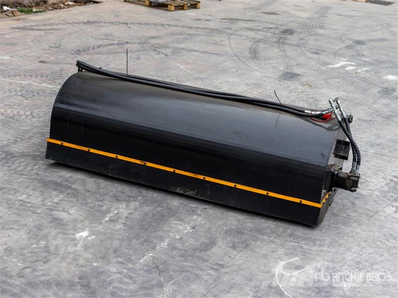 GIYI GY-BS72 72 in Skid Steer Sweeper (Unused) Süpürgeler