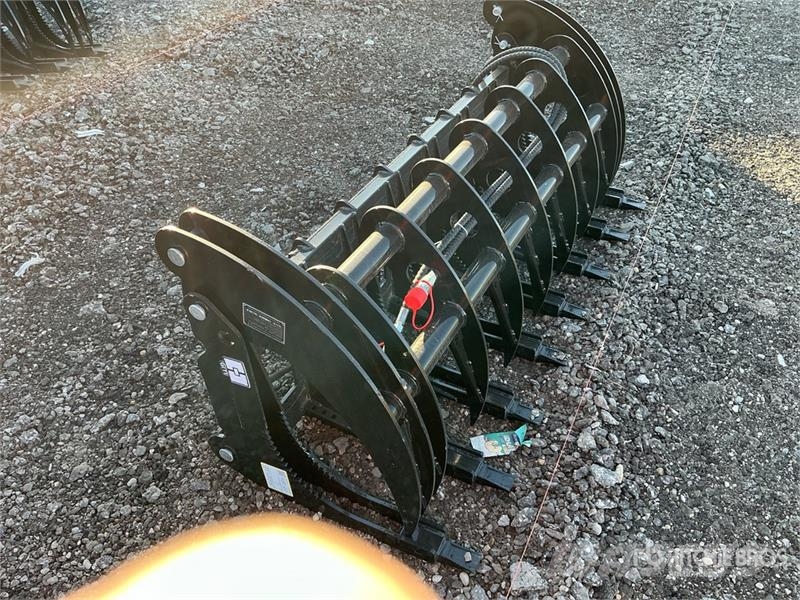 GIYI GY-CLG72 72 in Log Skid Steer Grapple (Unused Grabilice