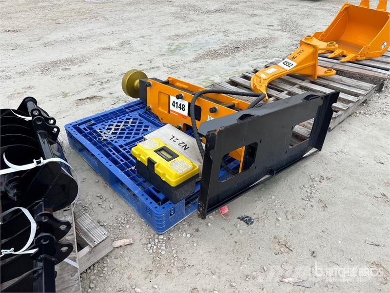 GIYI GY-D680 45 in Skid Steer Post Driver (Unused) Fencing equipment