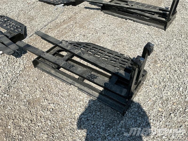GIYI GY-DHC 59 in Skid Steer Forks (Unused) Вили