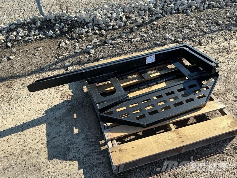 GIYI GY-DHC 59 in Skid Steer Forks (Unused) Vidlica