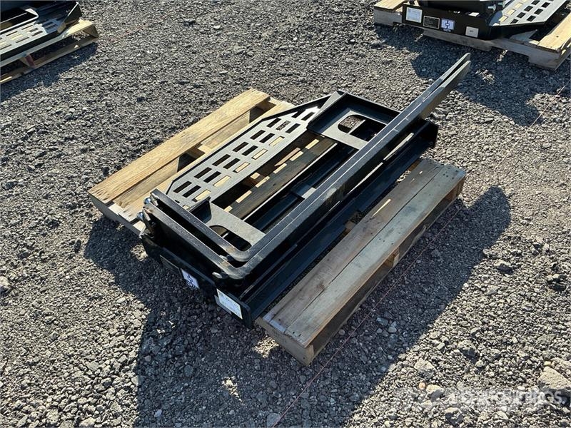 GIYI GY-DHC 59 in Skid Steer Forks (Unused) フォーク