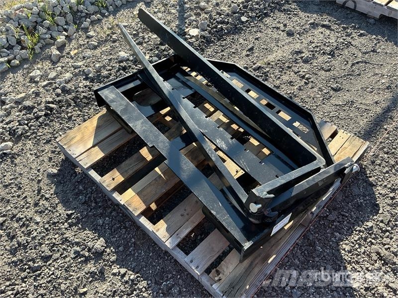 GIYI GY-DHC 59 in Skid Steer Forks (Unused) フォーク