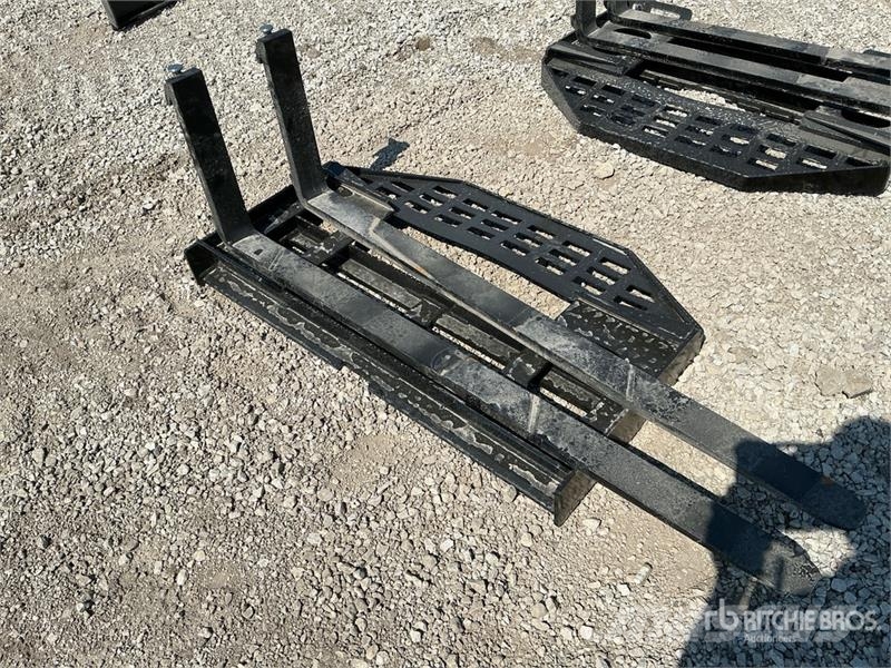  GIYI GY-DHC 59 in Skid Steer Forks (Unused) Вили