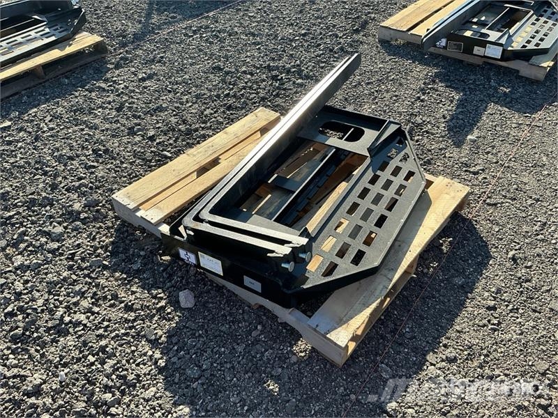 GIYI GY-DHC 59 in Skid Steer Forks (Unused) フォーク