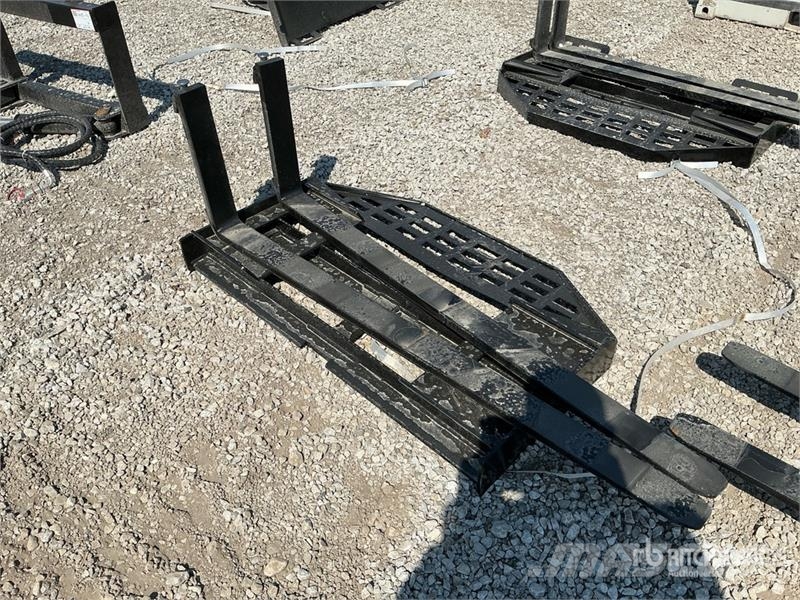  GIYI GY-DHC 59 in Skid Steer Forks (Unused) Вили