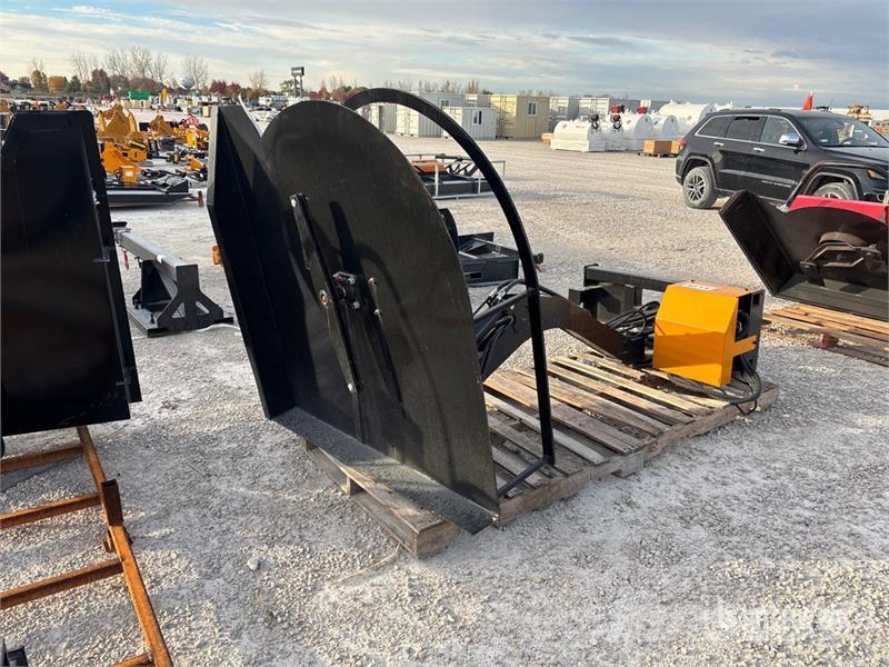 GIYI GY-ECA74 54 in Articulating Skid Steer Brush Priključne i vučne kosilice