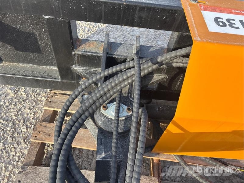 GIYI GY-ECA74 54 in Articulating Skid Steer Brush Priključne i vučne kosilice