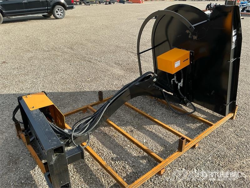  GIYI GY-ECA74 54 in Articulating Skid Steer Brush  장착형 잔디깎기