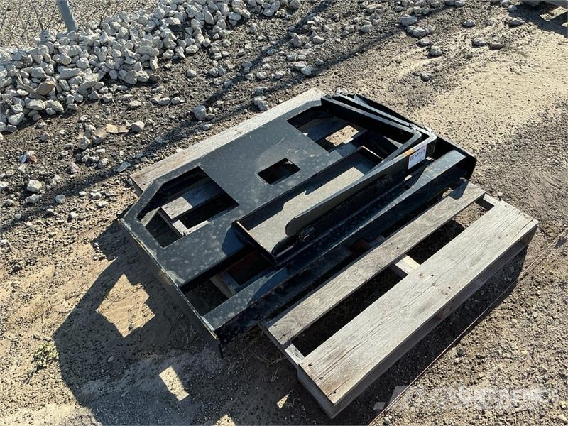 GIYI GY-FR47 29 in Mini Dingo Skid Steer Forks (Un Vidlica