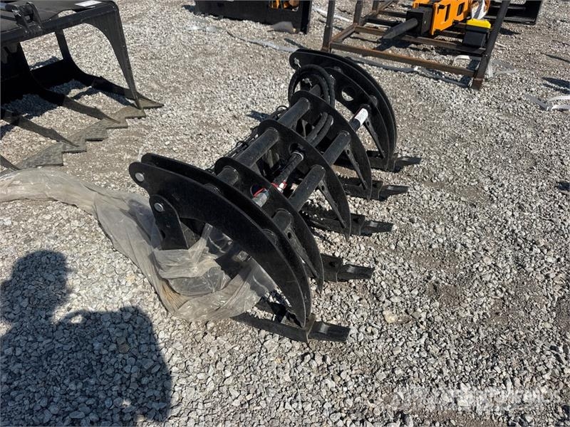 GIYI GY-MCLG60 42 in Mini Skid Steer Grapple (Unus Grapples