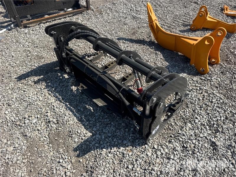 GIYI GY-MCLG60 42 in Mini Skid Steer Grapple (Unus Grapples
