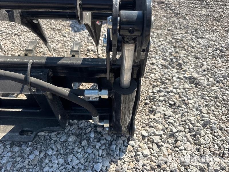 GIYI GY-MCLG60 42 in Mini Skid Steer Grapple (Unus Grapples