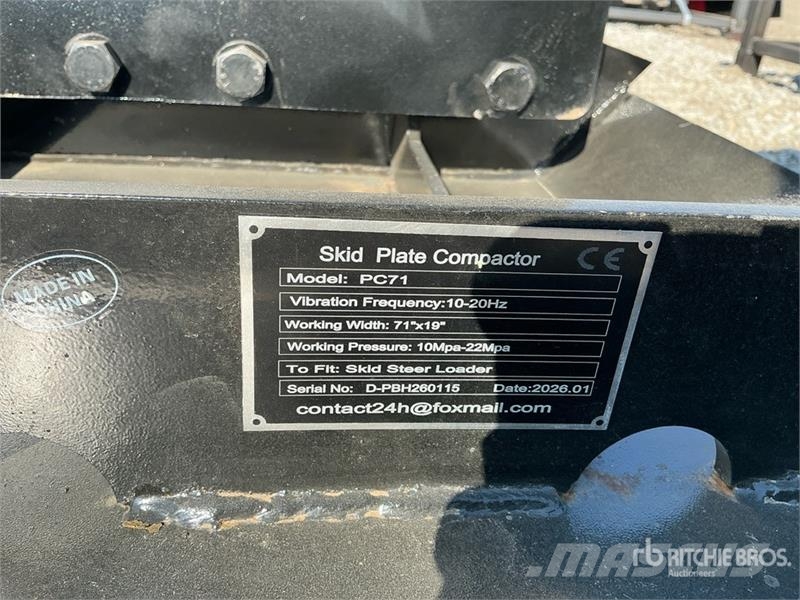 GIYI GY-PC71 71 in Skid Steer Plate Compactor (Unu دكاكات أفقية