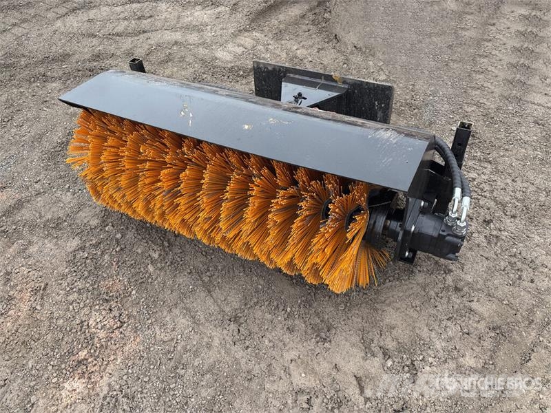 GIYI GY-QSJ 39 in Mini Skid Steer Broom (Unused) Süpürgeler