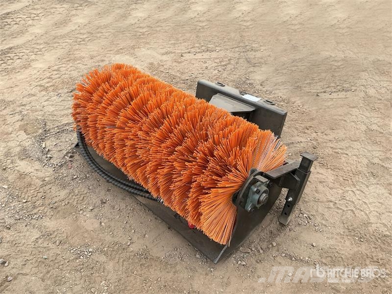 GIYI GY-QSJ 39 in Mini Skid Steer Broom (Unused) Süpürgeler