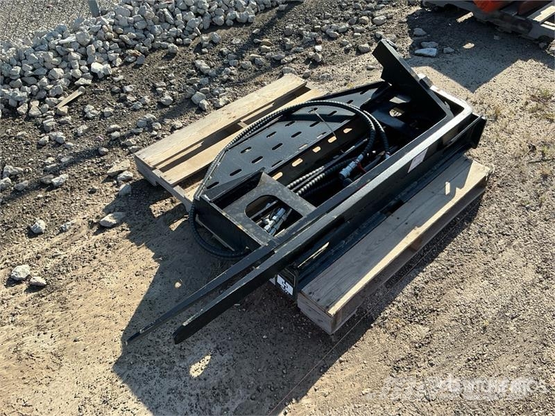 GIYI GY-SF60 60 in Skid Steer Forks (Unused) Vidlica