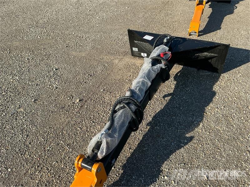 GIYI GY-TBL47 135 in Skid Steer Telescopic Boom (L Other components