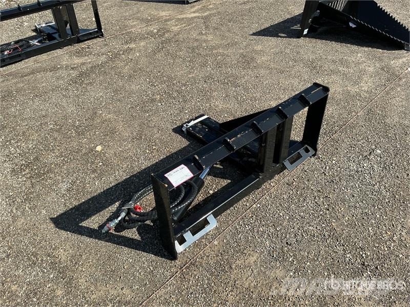 GIYI GY-TP45 25 in Skid Steer Post Puller (Unused) Other components