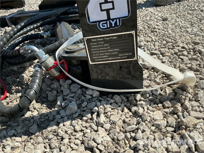 GIYI GY-TP45 25 in Skid Steer Post Puller (Unused) Other components
