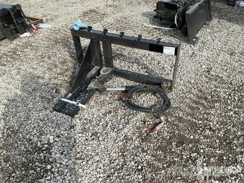  GIYI GY-TP45 25 in Skid Steer Post Puller (Unused) Other components