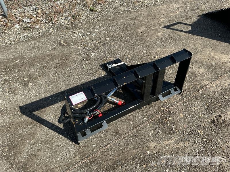 GIYI GY-TP45 25 in Skid Steer Post Puller (Unused) Other components