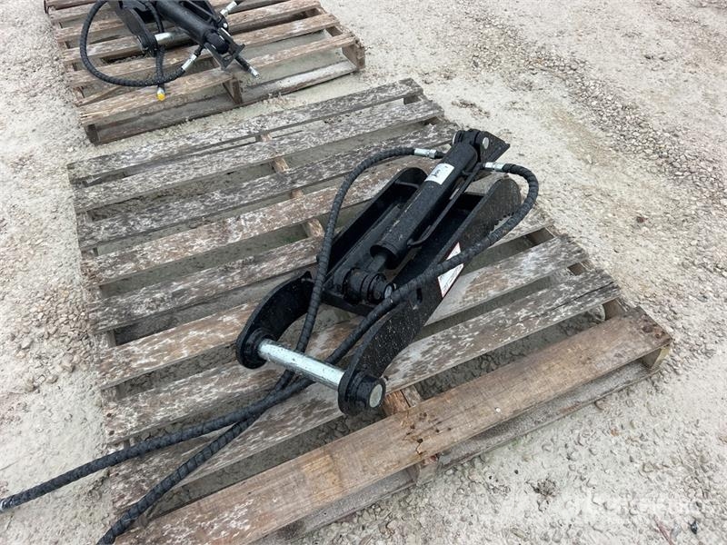 GIYI GY-XJ3T 11 in Hydraulic Excavator Thumb - Fit Žlice