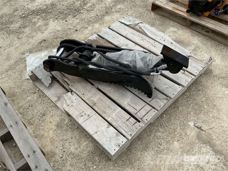 GIYI GY-XJ3T 11 in Hydraulic Excavator Thumb (Unus Skuffer