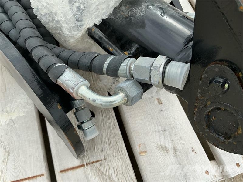 GIYI GY-XJ3T 11 in Hydraulic Excavator Thumb (Unus Skuffer
