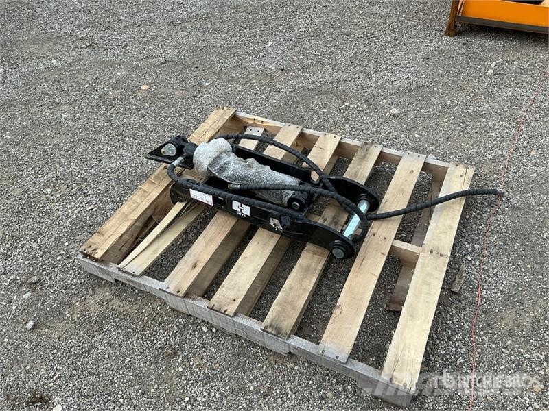 GIYI GY-XJ3T 36 in Hydraulic Excavator Thumb (Unus Lopaty