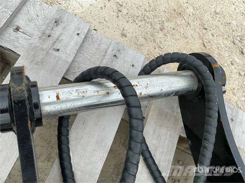 GIYI GY-XJ7T 14 in Hydraulic Excavator Thumb (Unus Skuffer
