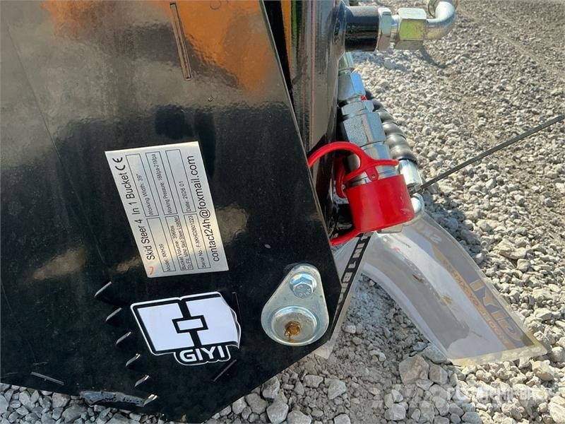 GIYI GY-XKH39 39 in Multi-Purpose Mini Skid Steer Łyżki do ładowarek