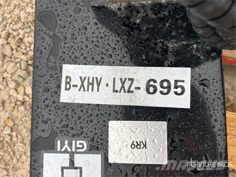 GIYI Mini Skid Steer Auger (Unused) ドリル