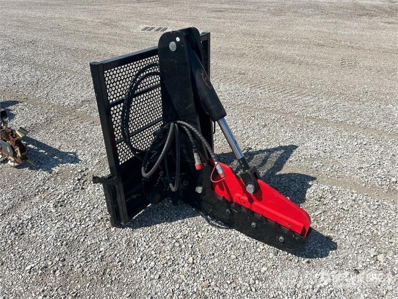 GIYI RTS48 17 in Rotating Skid Steer Tree Shear Vágószerkezetek