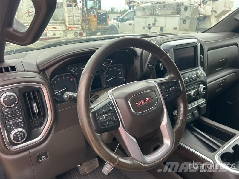 GMC 1500 SLT 4x4 Crew Cab Pickup Citi