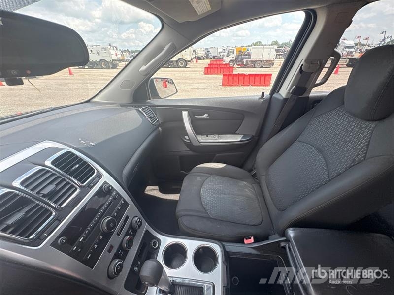 GMC Acadia 2WD SUV PKWs