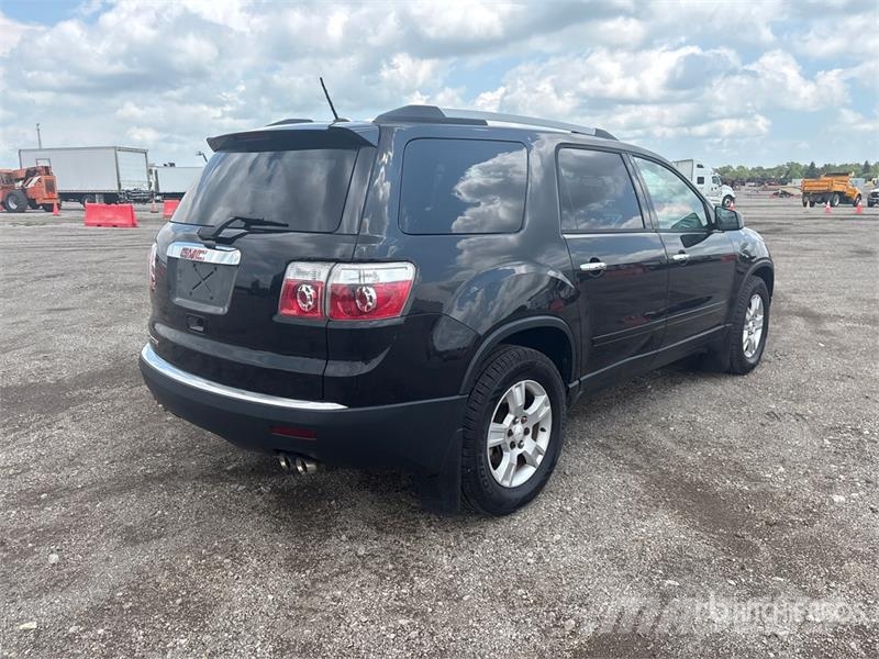 GMC Acadia 2WD SUV PKWs