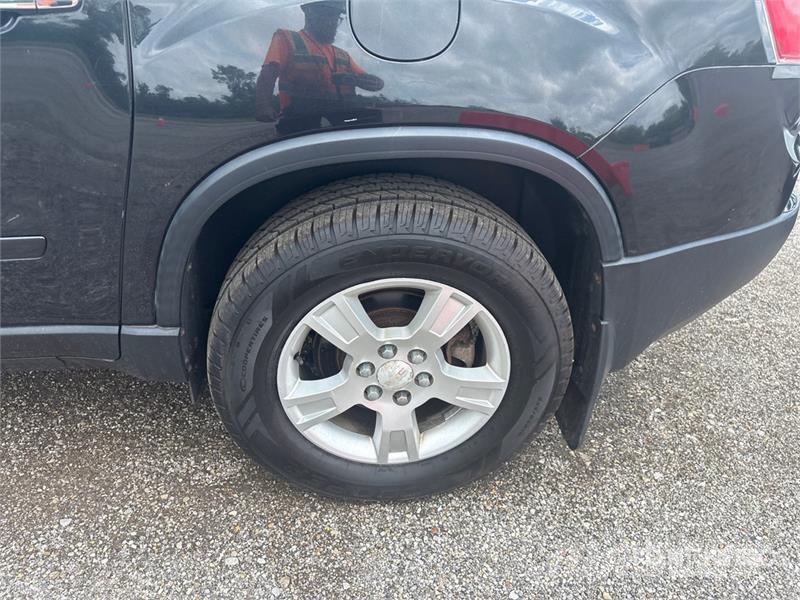GMC Acadia 2WD SUV PKWs
