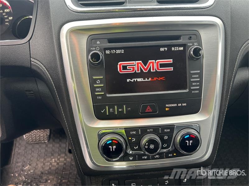 GMC Acadia SLT AWD SUV 자동차