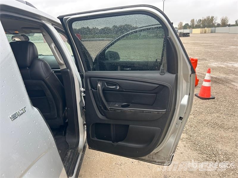 GMC Acadia SLT AWD SUV 자동차